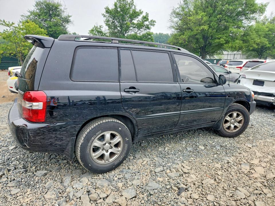 Photo 3 from auction – 2005 TOYOTA HIGHLANDER with VIN JTEEP21A850132401