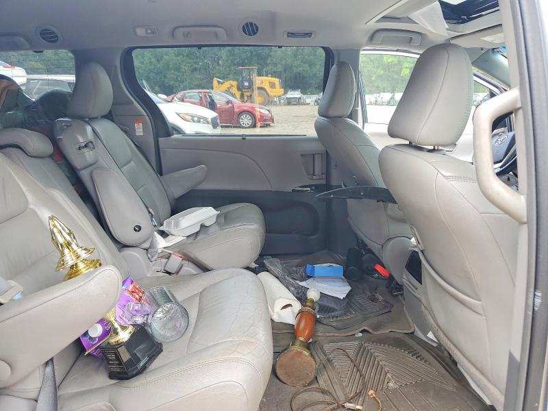 Photo 11 from auction – 2017 TOYOTA SIENNA with VIN 5TDYZ3DC9HS825543