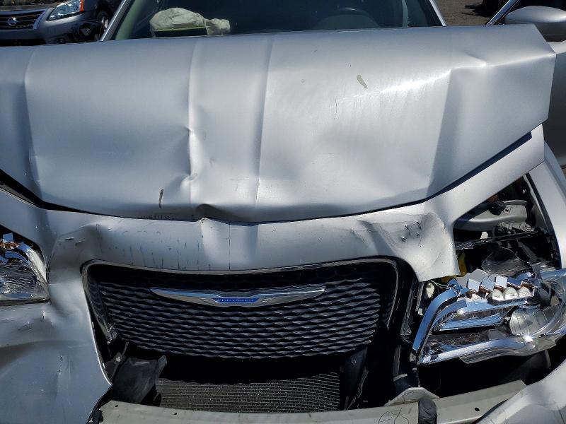 Photo 11 from auction – 2019 CHRYSLER 300 with VIN 2C3CCAAG6KH566365