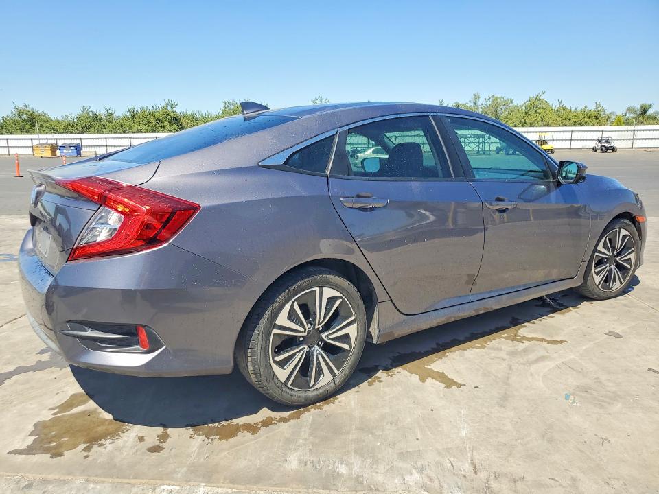 Photo 3 from auction – 2017 HONDA CIVIC with VIN 19XFC1F36HE211599