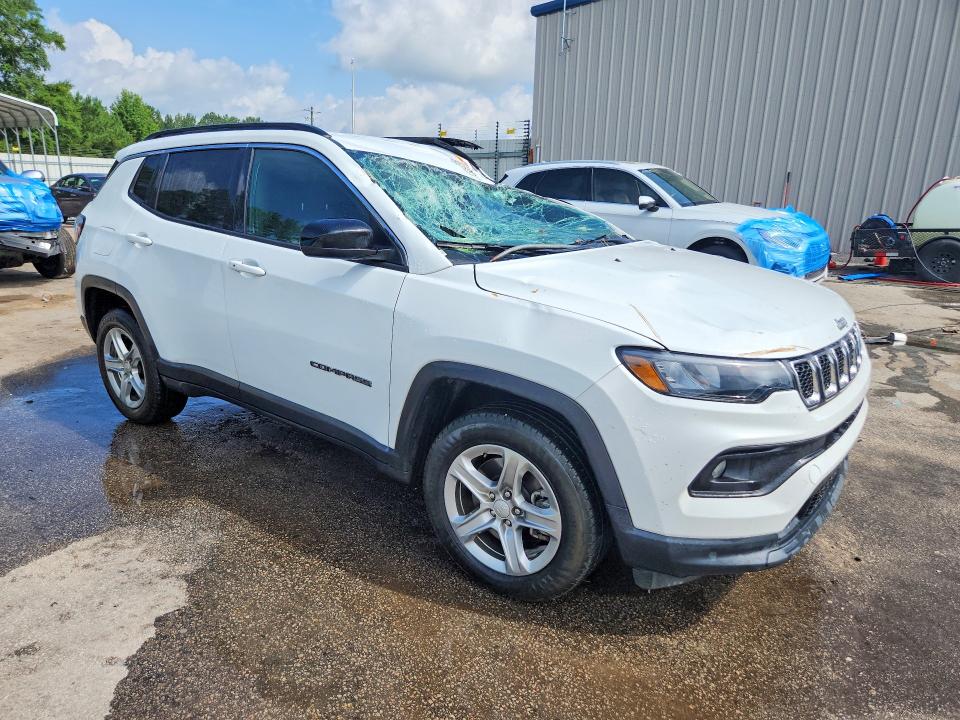 Снимка 4 от търг – 2023 JEEP COMPASS с VIN 3C4NJDBN2PT561512