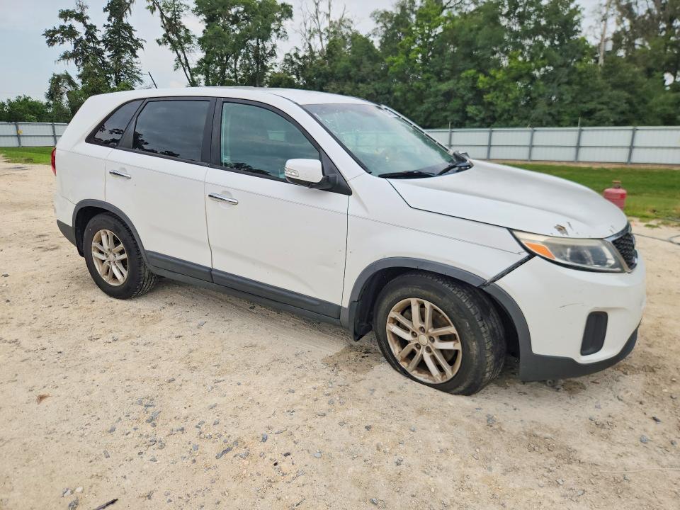 Photo 4 from auction – 2015 KIA SORENTO with VIN 5XYKT3A64FG596429