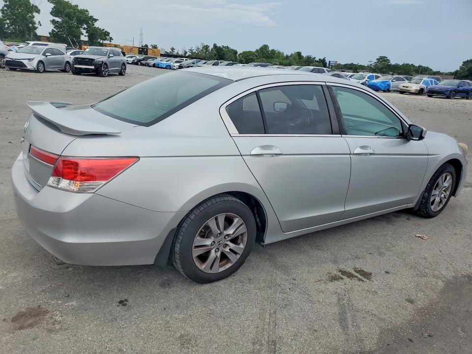 Photo 3 from auction – 2012 HONDA ACCORD with VIN 1HGCP2F62CA042038