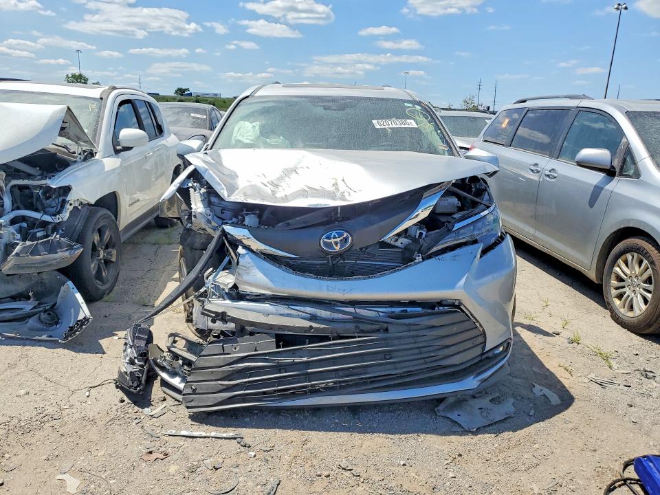 Photo 5 from auction – 2025 TOYOTA SIENNA with VIN 5TDYRKEC1SS276632