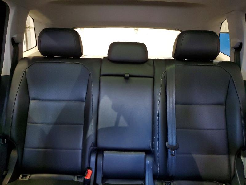 Photo 10 from auction – 2018 VOLKSWAGEN TIGUAN with VIN 3VV2B7AX5JM067992
