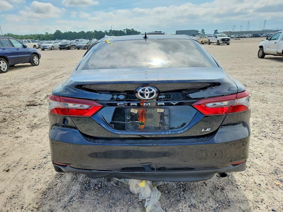 Photo 6 from auction – 2022 TOYOTA CAMRY with VIN 4T1C11AKXNU652068