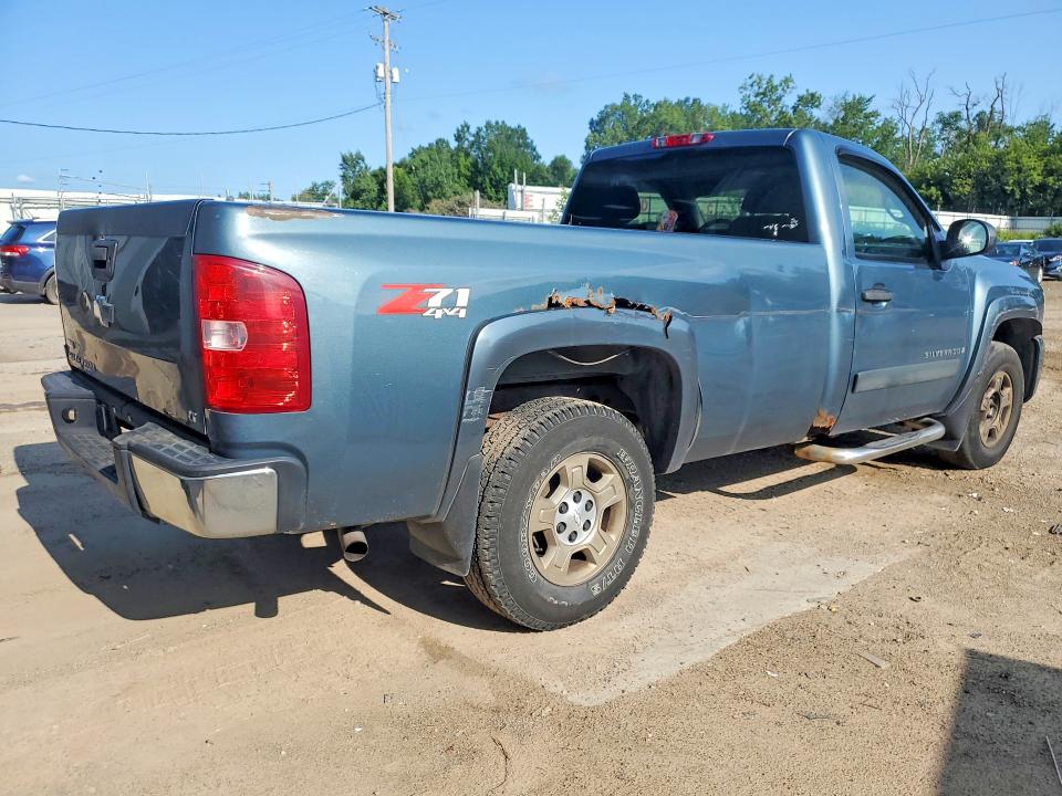 Photo 3 from auction – 2007 CHEVROLET SILVERADO with VIN 1GCEK14027Z571771