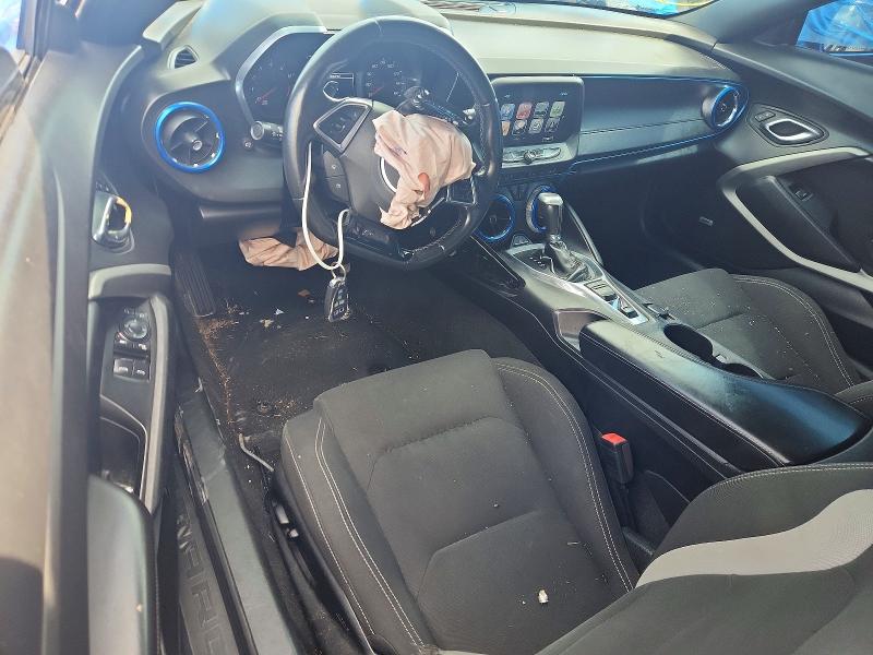 Photo 8 from auction – 2017 CHEVROLET CAMARO with VIN 1G1FB3DX7H0112652