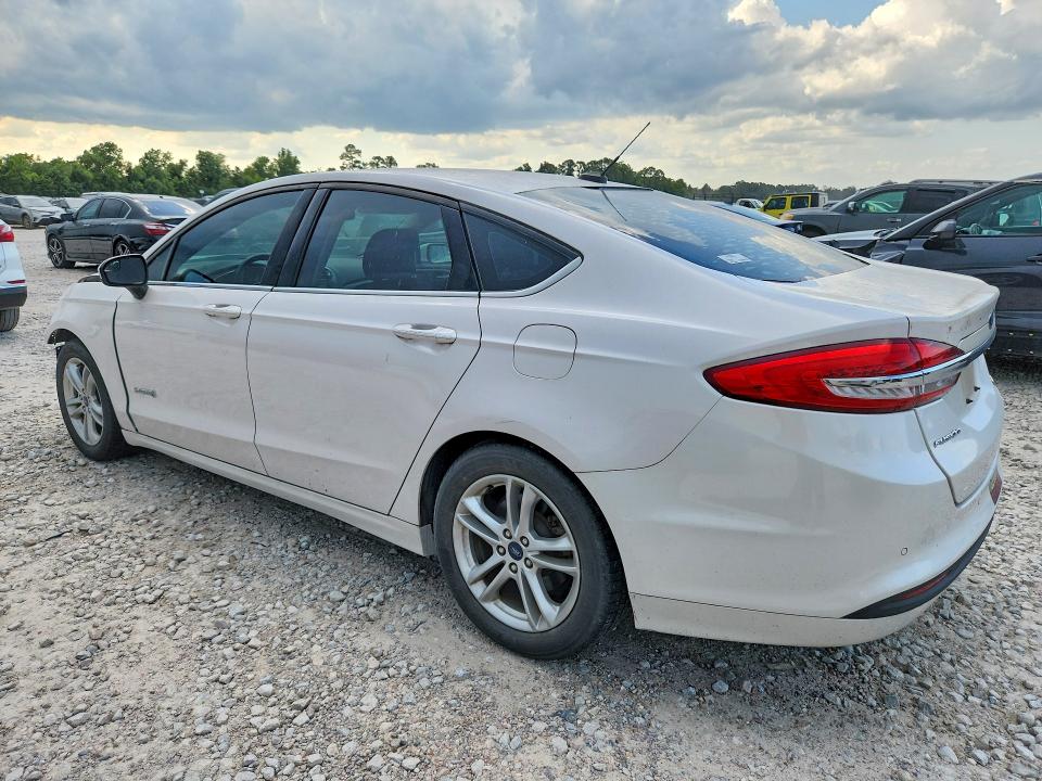 Photo 2 from auction – 2018 FORD FUSION with VIN 3FA6P0LUXJR245027