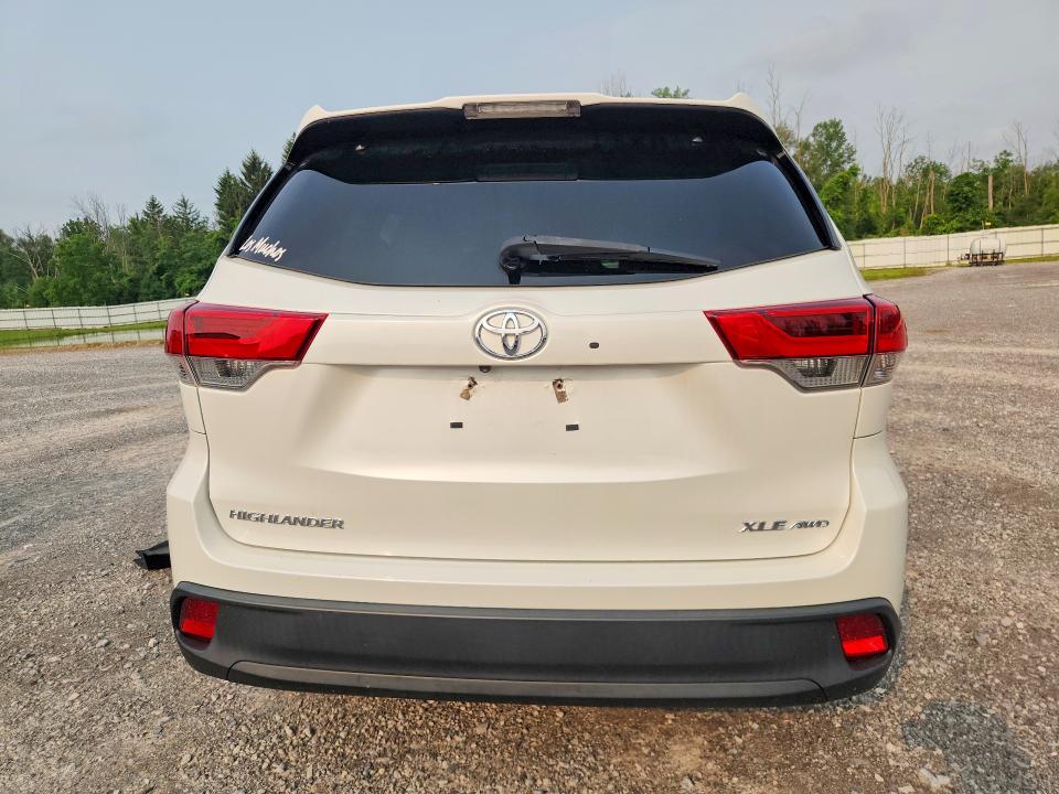 Photo 6 from auction – 2019 TOYOTA HIGHLANDER with VIN 5TDJZRFH0KS570818