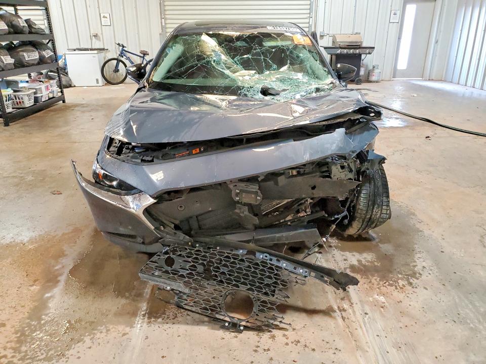 Photo 5 from auction – 2024 MAZDA 3 with VIN 3MZBPBCM2RM407596