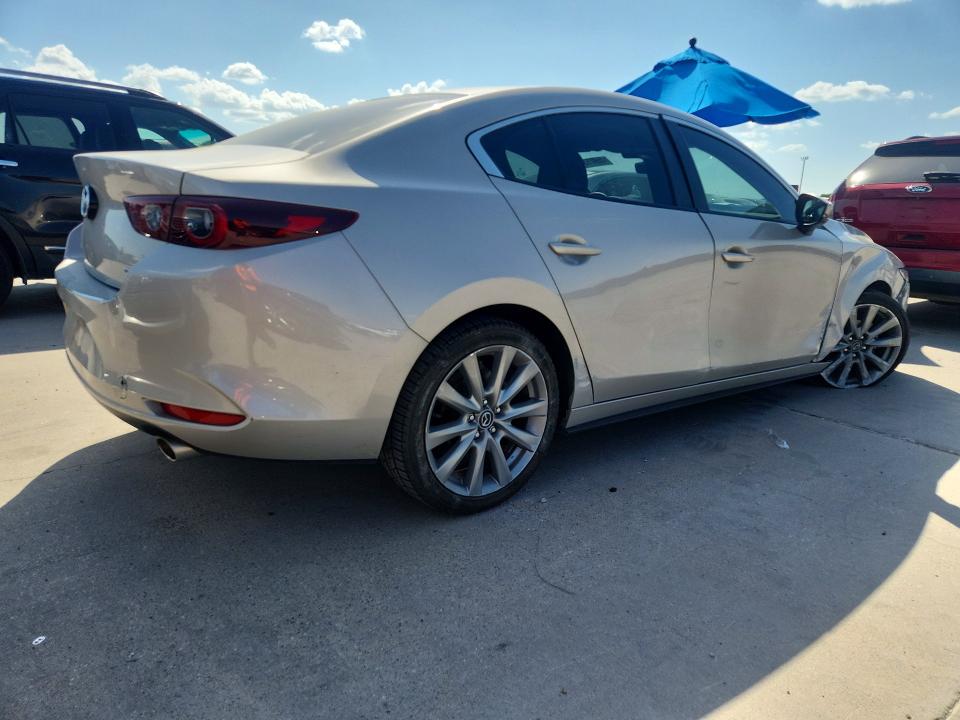 Photo 3 from auction – 2023 MAZDA 3 with VIN 3MZBPABM1PM359629