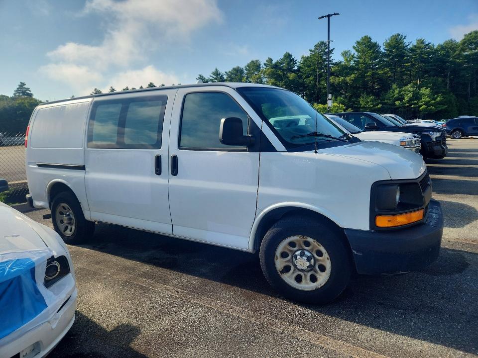 Photo 4 from auction – 2013 CHEVROLET EXPRESS G1500 with VIN 1GCSGAFX4D1162082