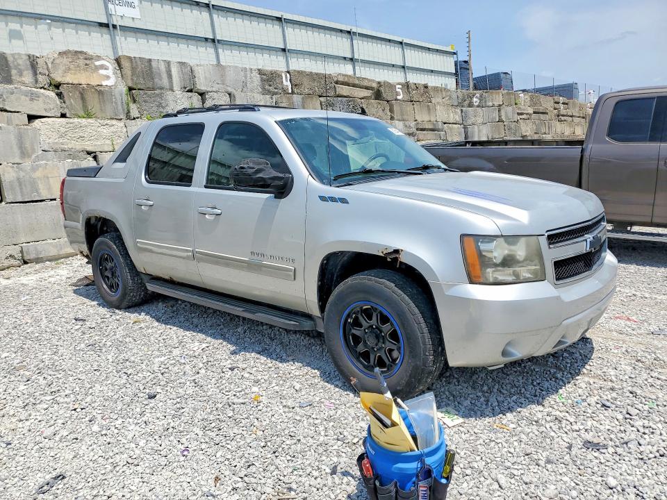 Photo 4 from auction – 2011 CHEVROLET AVALANCHE with VIN 3GNTKEE34BG138587