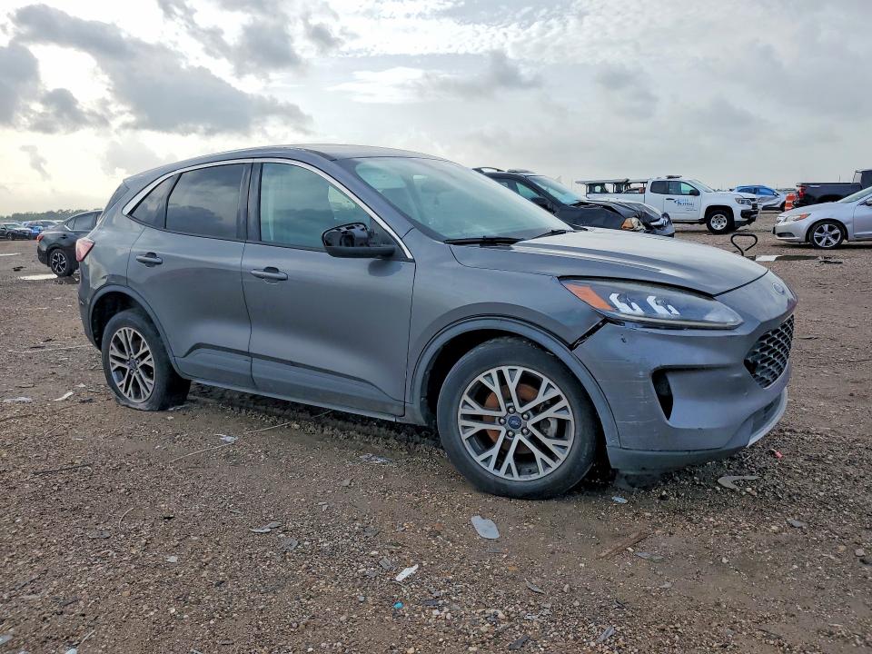 Photo 4 from auction – 2022 FORD ESCAPE with VIN 1FMCU9H95NUA72753