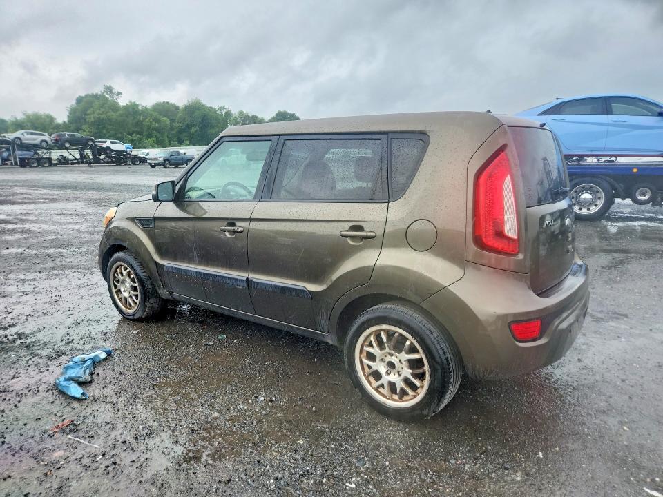 Photo 2 from auction – 2013 KIA SOUL with VIN KNDJT2A61D7575375