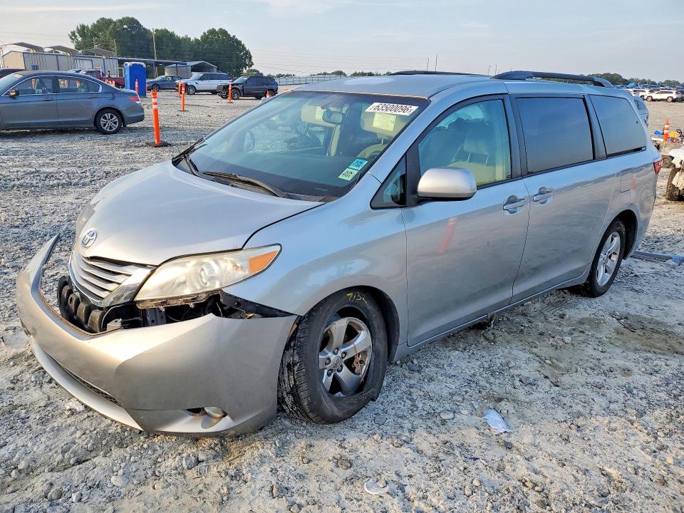 TOYOTA SIENNA 2016 with VIN 5TDKK3DC7GS739981 - Photo from auction