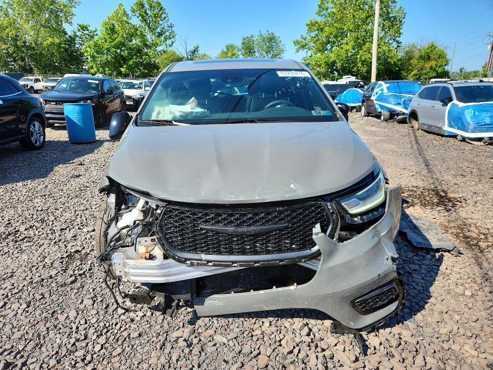 Photo 5 from auction – 2023 CHRYSLER PACIFICA with VIN 2C4RC1S71PR562875