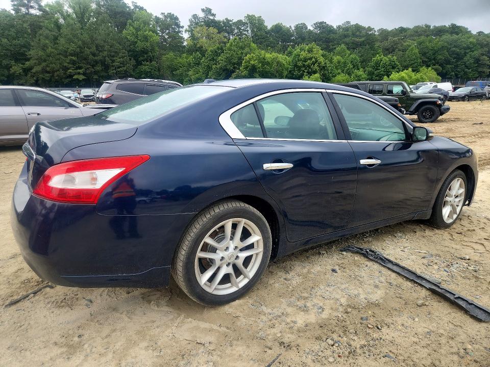 Photo 3 from auction – 2010 NISSAN MAXIMA with VIN 1N4AA5AP4AC810604