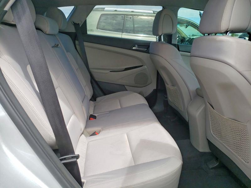 Photo 11 from auction – 2018 HYUNDAI TUCSON with VIN KM8J33A41JU620358
