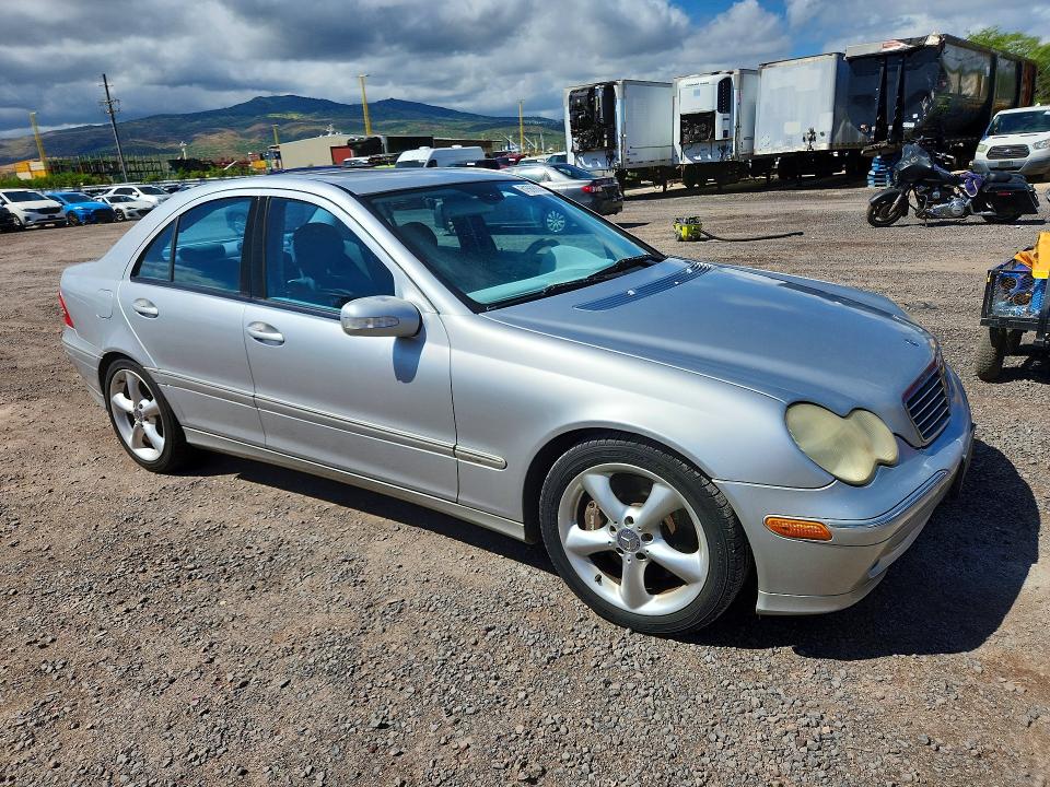 Photo 4 from auction – 2004 MERCEDES-BENZ C with VIN WDBRF40J04F517581