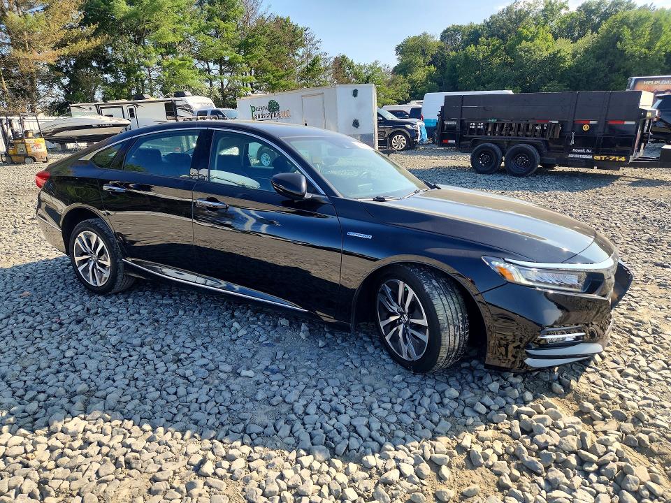 Photo 4 from auction – 2018 HONDA ACCORD with VIN 1HGCV3F93JA013019