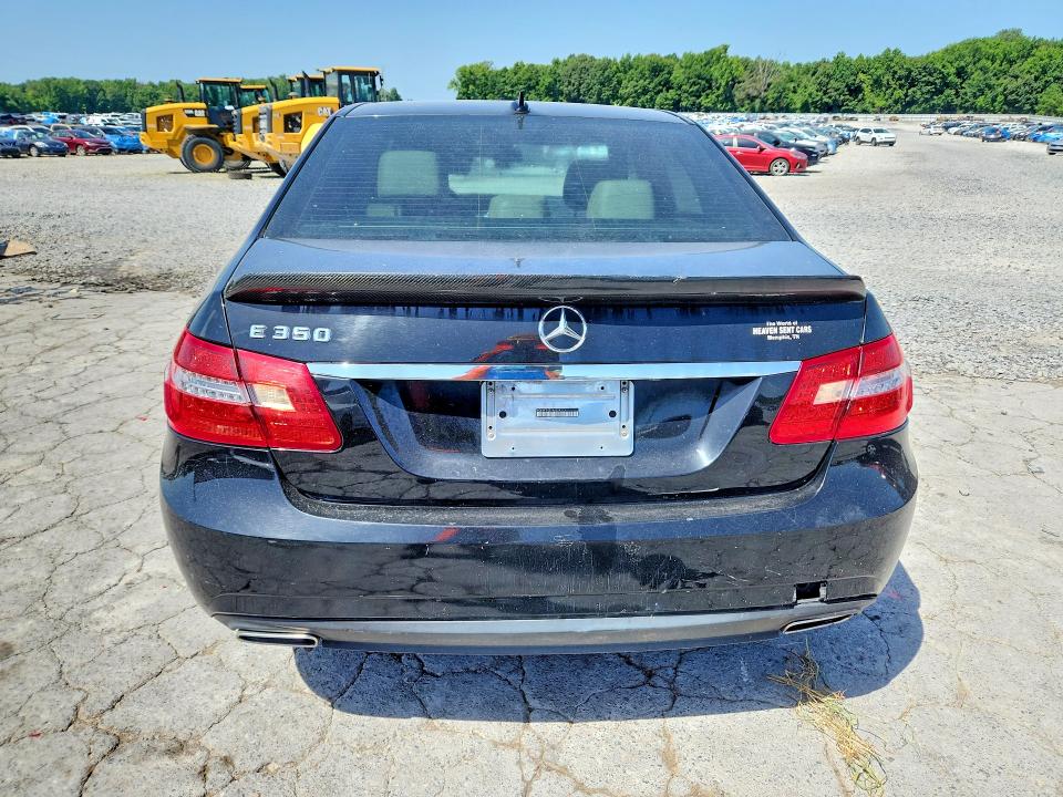 Photo 6 from auction – 2010 MERCEDES-BENZ E with VIN WDDHF5GB7AA024013
