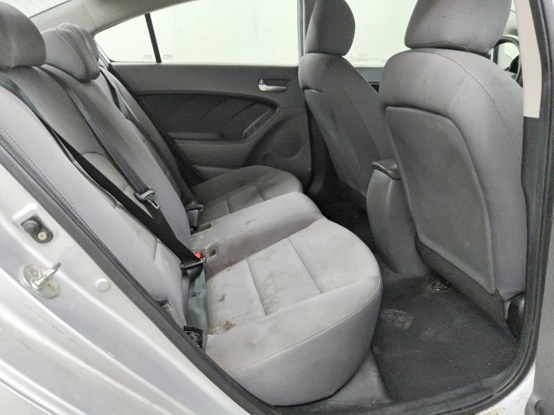 Photo 10 from auction – 2018 KIA FORTE with VIN 3KPFK4A76JE235275