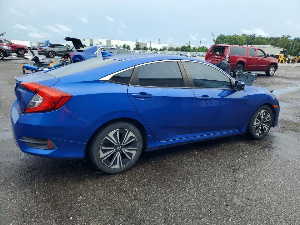 Photo 3 from auction – 2017 HONDA CIVIC with VIN 19XFC1F32HE027289