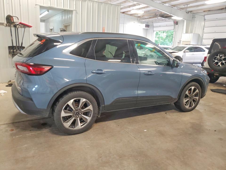 Photo 3 from auction – 2023 FORD ESCAPE with VIN 1FMCU9JA7PUA32231