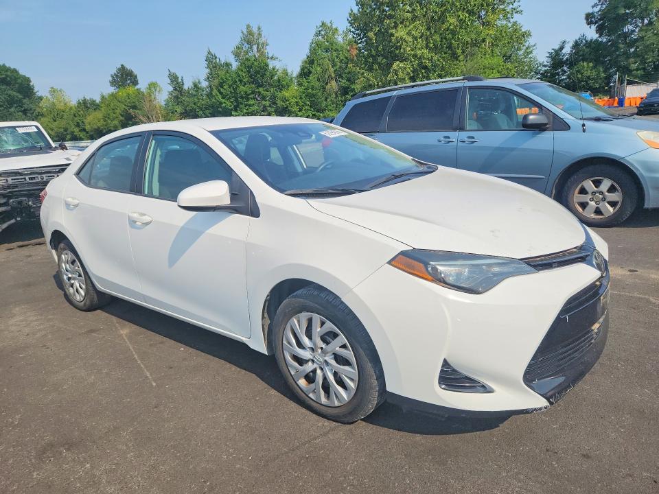 Zdjęcie 4 z aukcji – 2017 TOYOTA COROLLA z VIN 5YFBURHE3HP712327