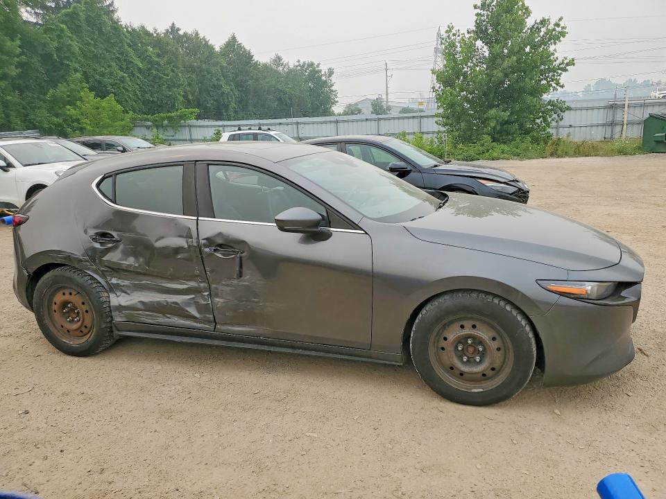 Photo 4 from auction – 2019 MAZDA 3 with VIN JM1BPAMMXK1146099
