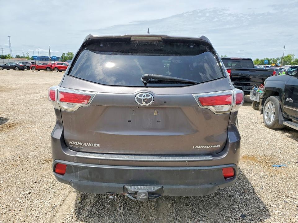 Photo 6 from auction – 2016 TOYOTA HIGHLANDER with VIN 5TDDKRFH4GS248529