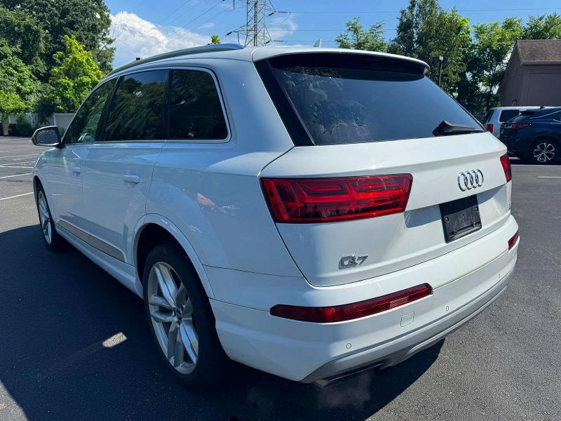 Photo 2 from auction – 2018 AUDI Q7 with VIN WA1VAAF77JD018948