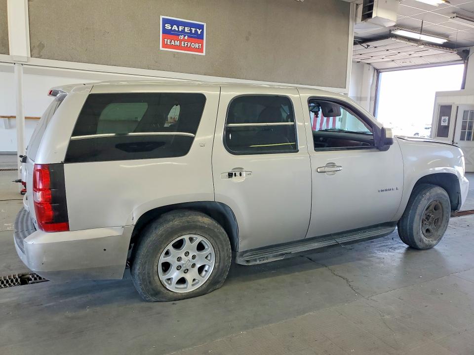 Photo 3 from auction – 2007 CHEVROLET TAHOE with VIN 1GNFK13007R236960