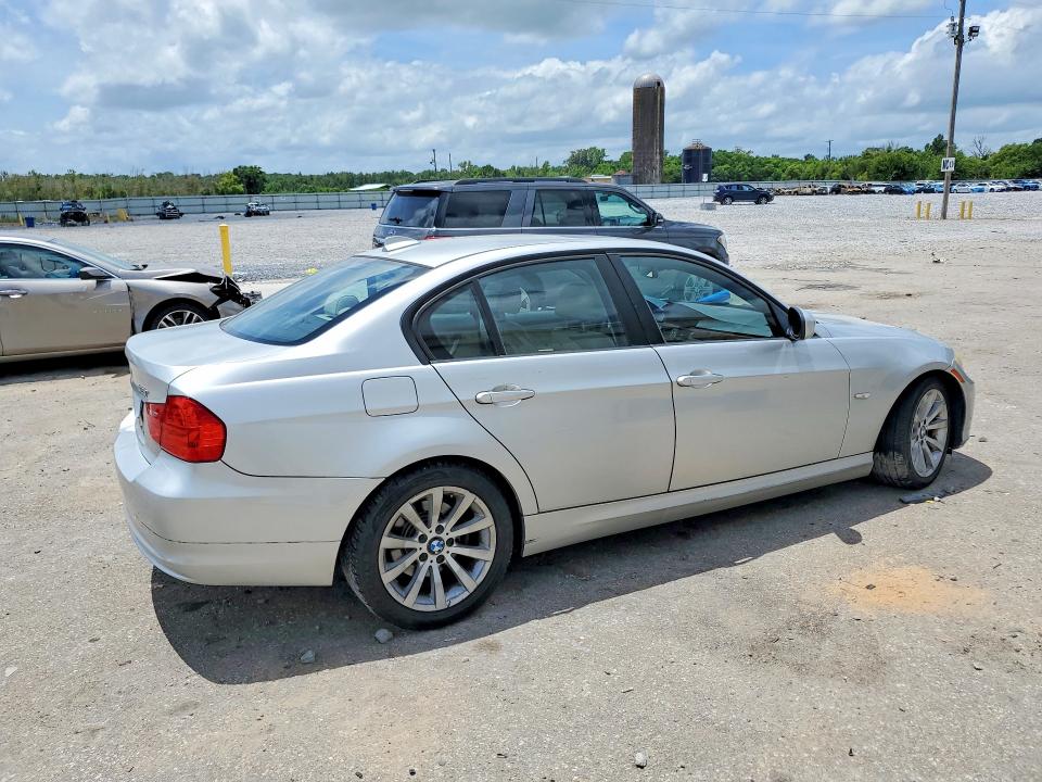 Photo 3 from auction – 2011 BMW 328 with VIN WBAPH7C50BE683232