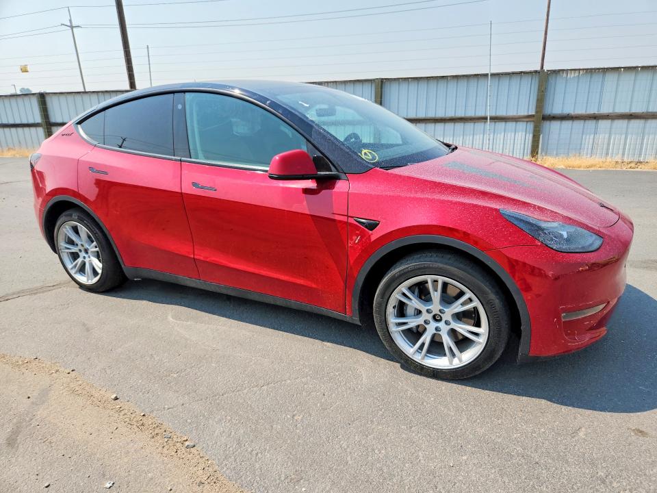 Photo 4 from auction – 2022 TESLA MODEL Y with VIN 7SAYGAEE9NF545134