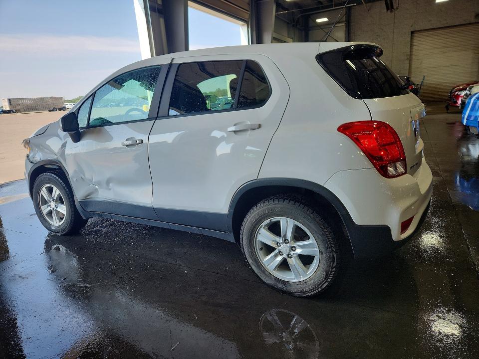 Photo 2 from auction – 2017 CHEVROLET TRAX with VIN 3GNCJNSB3HL244964