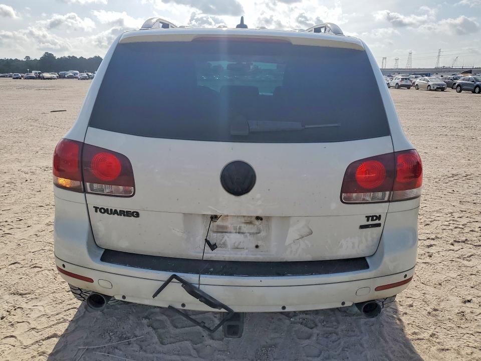 Photo 6 from auction – 2010 VOLKSWAGEN TOUAREG with VIN WVGFK7A93AD000946