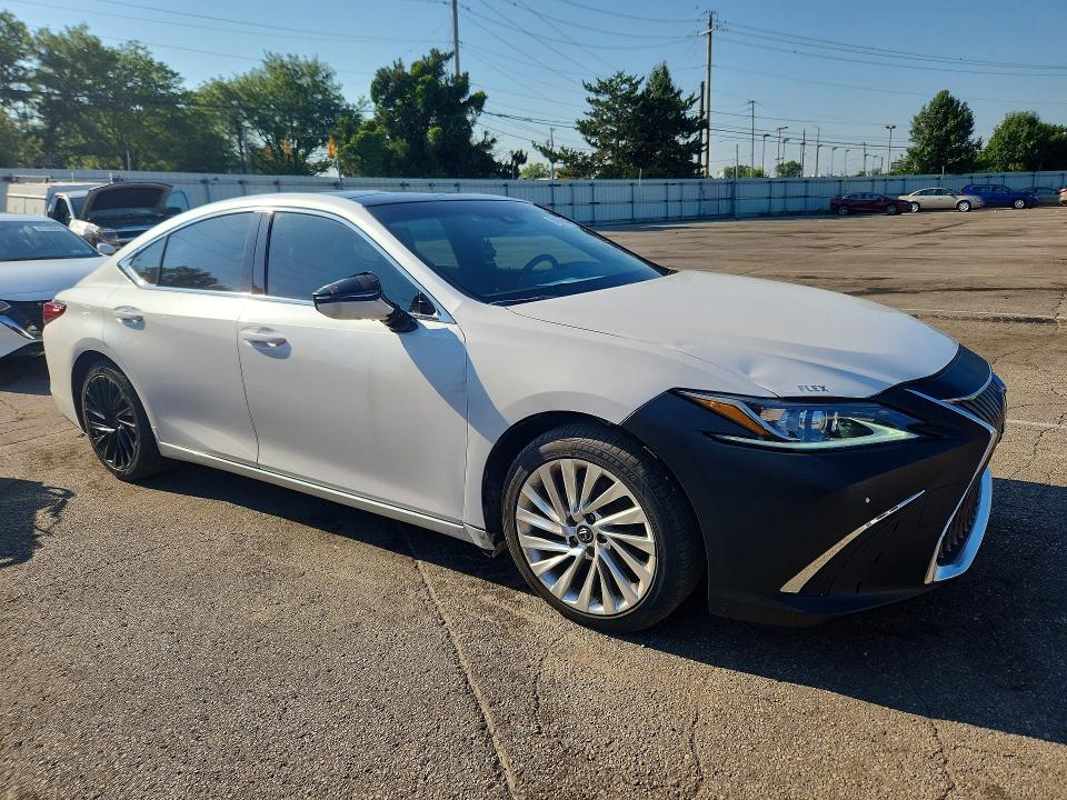 Photo 4 from auction – 2019 LEXUS ES with VIN 58ABZ1B17KU027609