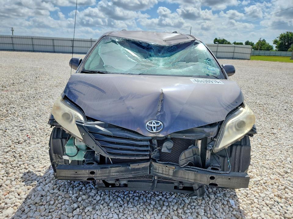 Photo 5 from auction – 2011 TOYOTA SIENNA with VIN 5TDKK3DC7BS063606
