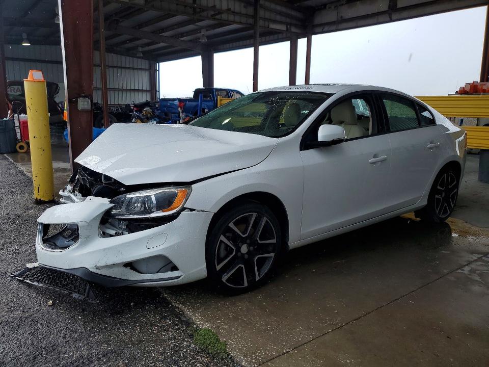 VOLVO S60 2018 z numerem VIN YV126MFL6J2454401 - Zdjęcie z aukcji