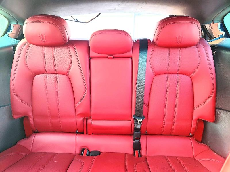 Photo 10 from auction – 2018 MASERATI LEVANTE with VIN ZN661XUS0JX302133