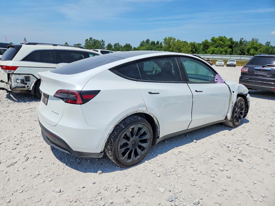 Photo 3 from auction – 2022 TESLA MODEL Y with VIN 7SAYGAEE5NF310214