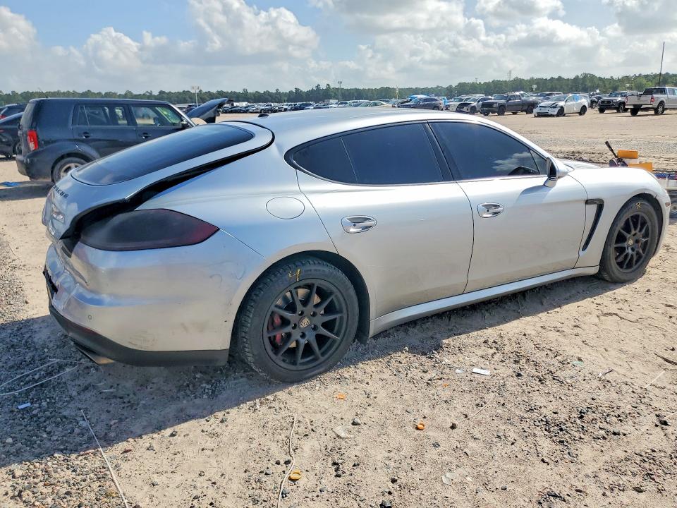 Photo 3 from auction – 2015 PORSCHE PANAMERA with VIN WP0AA2A73FL004012
