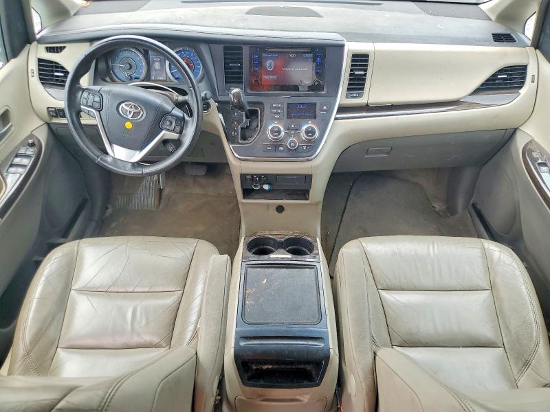 Photo 8 from auction – 2017 TOYOTA SIENNA with VIN 5TDYZ3DC0HS777477