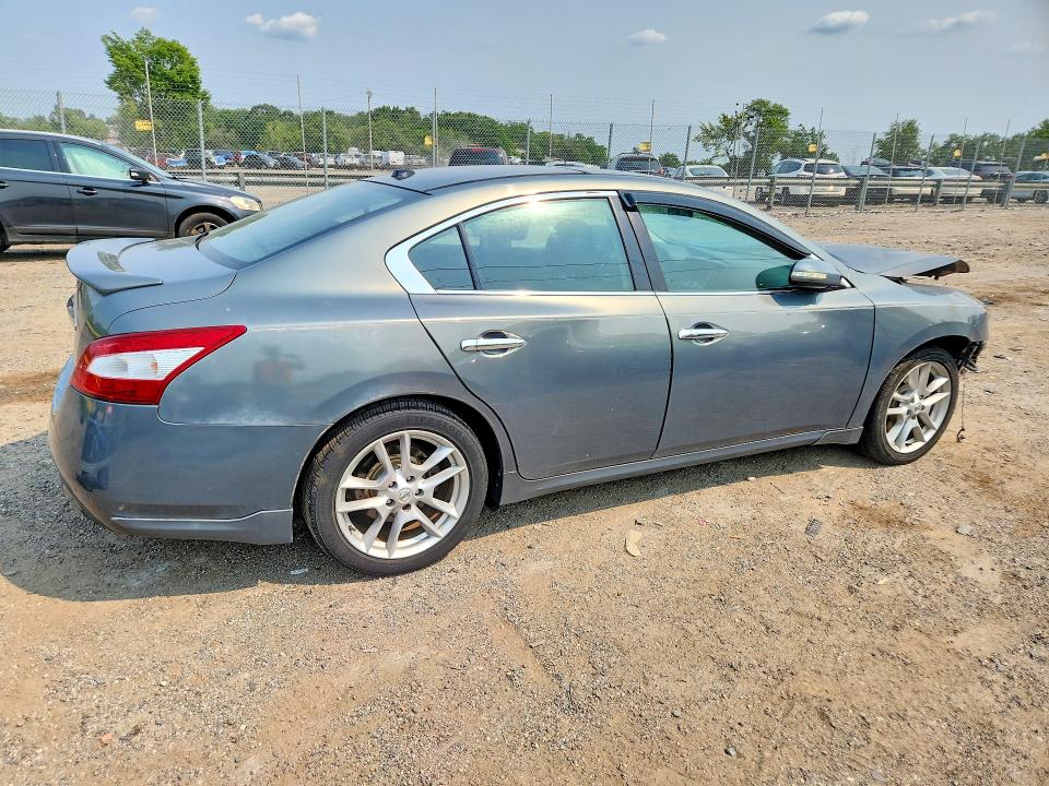 Photo 3 from auction – 2010 NISSAN MAXIMA with VIN 1N4AA5AP1AC874891