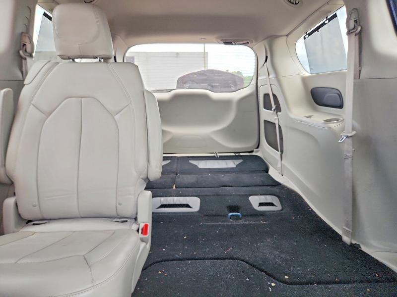 Photo 10 from auction – 2018 CHRYSLER PACIFICA with VIN 2C4RC1BG4JR188365