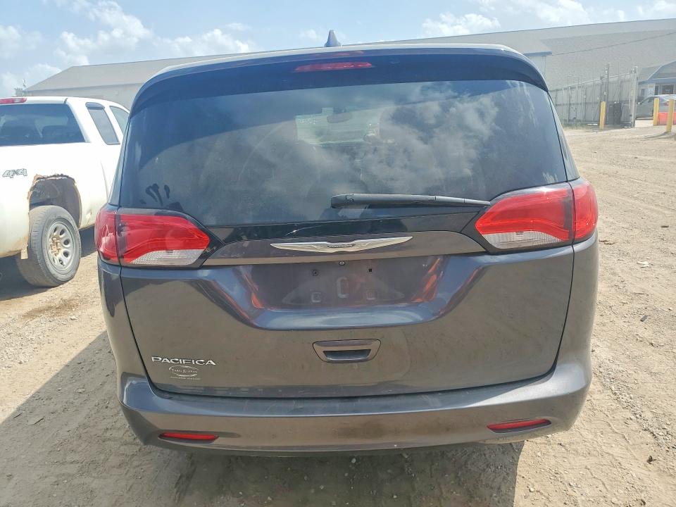 Photo 6 from auction – 2017 CHRYSLER PACIFICA with VIN 2C4RC1DG7HR533704