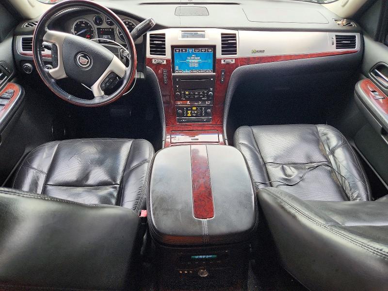 Photo 8 from auction – 2009 CADILLAC ESCALADE with VIN 1GYFK43539R179706